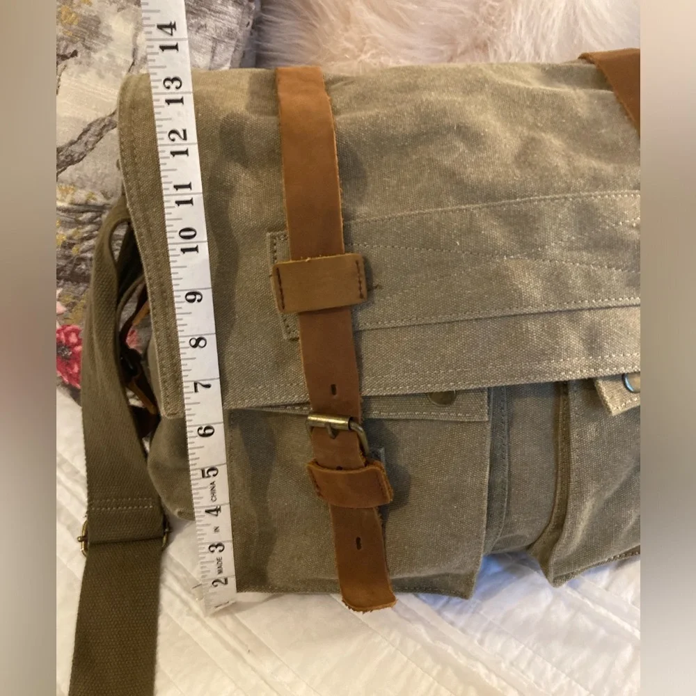 Stylish Olive Green Messenger Bag - Picture 6 of 14